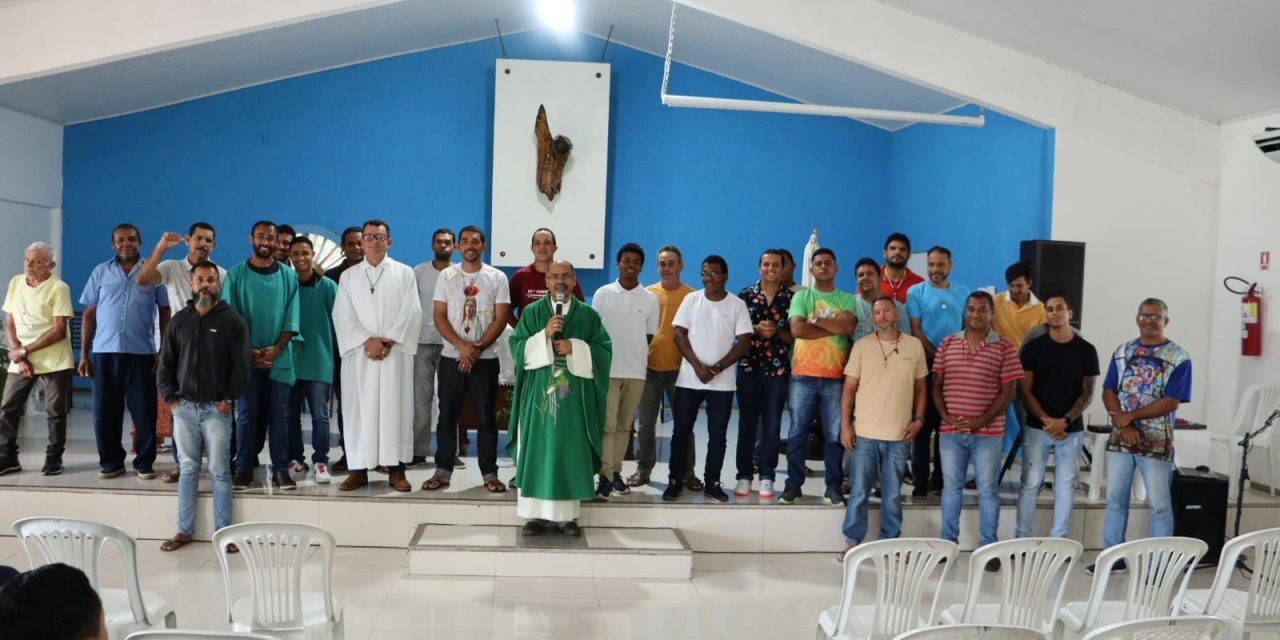 Alunos de colégio estadual visitam Fazenda da Esperança em Lagarto (SE)