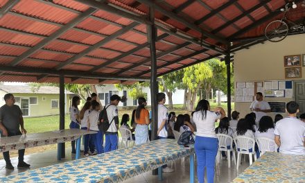 Alunos e professores visitam a Fazenda da Esperança em Iracema (RR)