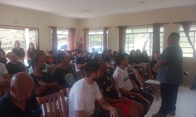 Alunos de Jacareí visitam a Fazenda da Esperança em Santa Branca (SP)