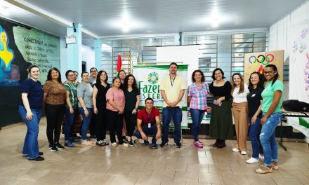 Membros da Fazenda de Chapecó (SC) ministram palestra para alunos de escola estadual