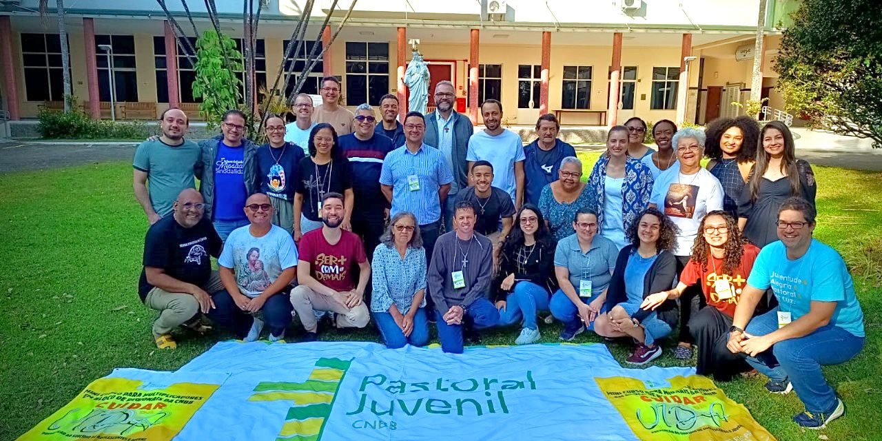 Membros da Família da Esperança participam de curso de prevenção ao suicídio promovido pela CNBB