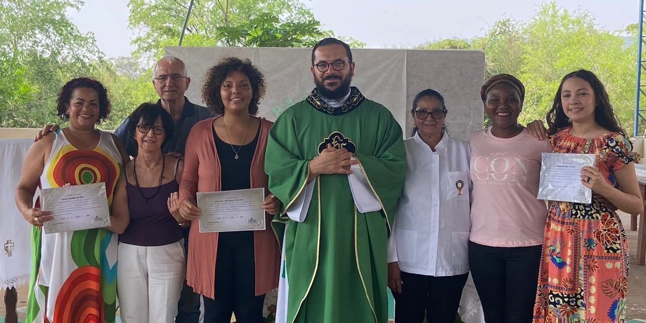 Duas acolhidas concluem ano de recuperação na Fazenda da Esperança em Ibiporã (PR)