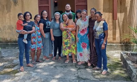 Padre Douglas, de Recife, visita a Fazenda Feminina de Alhandra (PB)