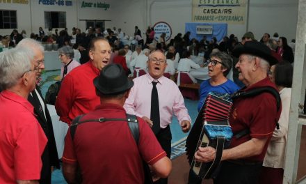 300 pessoas participam do Encontro de Corais realizado na Fazenda de Casca (RS)