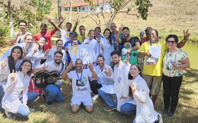 Turma de universitários realizam atividades com os acolhidos em Colatina (ES)