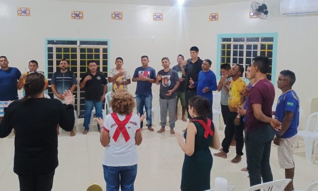 Grupo de oração promove momento de espiritualidade na Fazenda da Esperança em Roraima