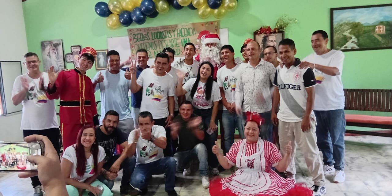 Grupo visita acolhidos da Fazenda da Esperança em Florencia, na Colômbia