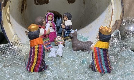 O Natal nos convida a recuperar a simplicidade do nascimento de Jesus