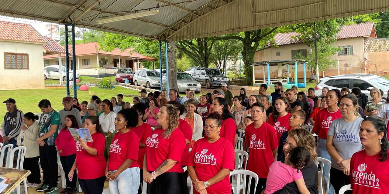 Fazenda feminina em Ibiporã (PR) celebra o Natal com os familiares das acolhidas