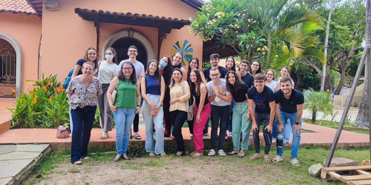 Alunos de medicina da Unifor visitam a Fazenda da Esperança em Fortaleza (CE)