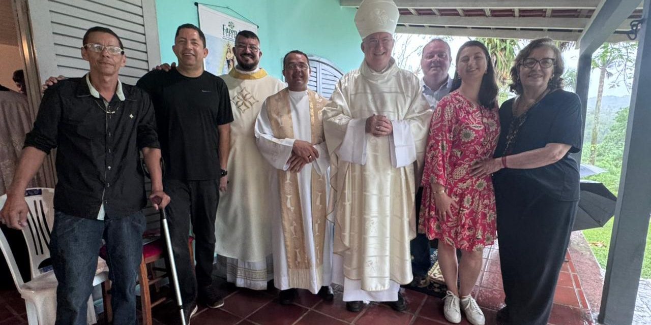 Missa marca a abertura da Fazenda da Esperança em Paranaguá (PR)