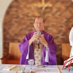 Dom Dino Marchió celebra para famílias na Fazenda da Esperança em Alhandra (PB)