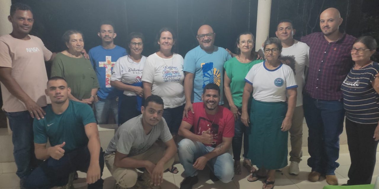 Jovens de grupo de oração visitam e levam doações à Fazenda da Esperança em Goiânia (GO)