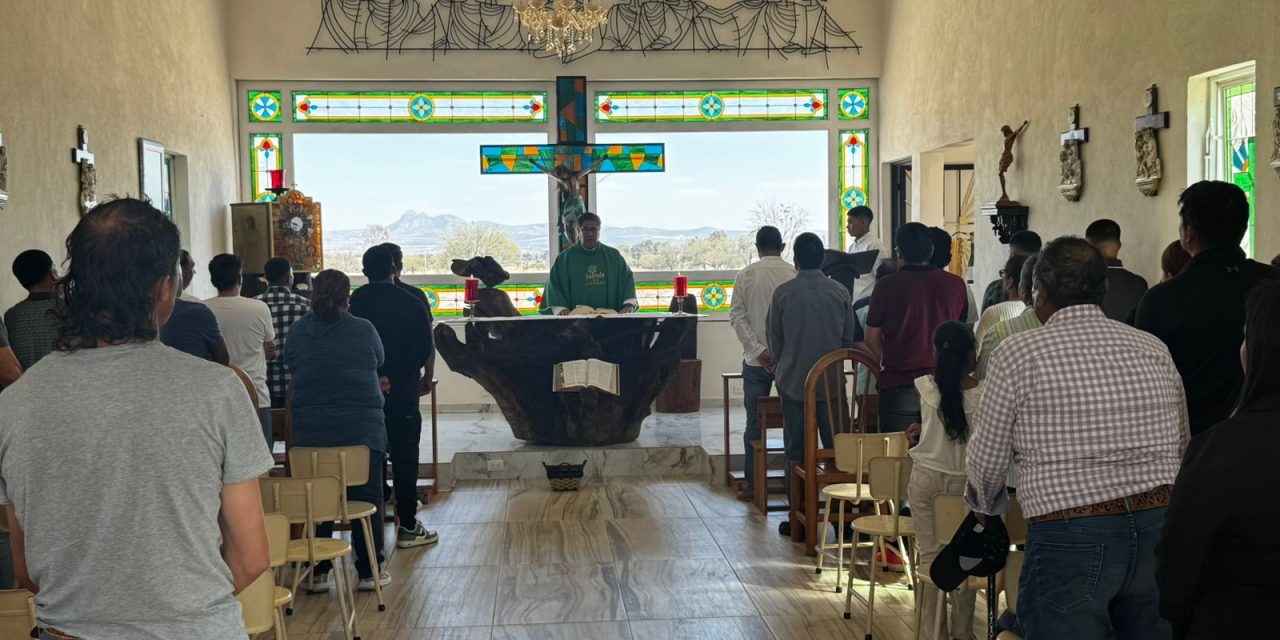 Missa marca a entrega do certificado a dois jovens na Fazenda da Esperança em Aguascalientes