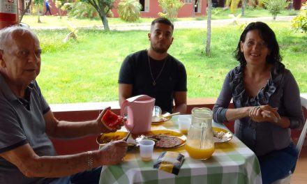 Grupo Esperança Viva realiza visita à Fazenda da Esperança em Santa Cruz do Rio Pardo (SP)