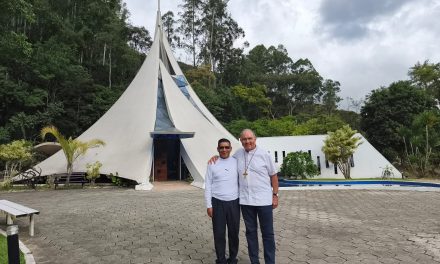 Bispo de Verapaz visita as Fazendas da Esperança em Guaratinguetá