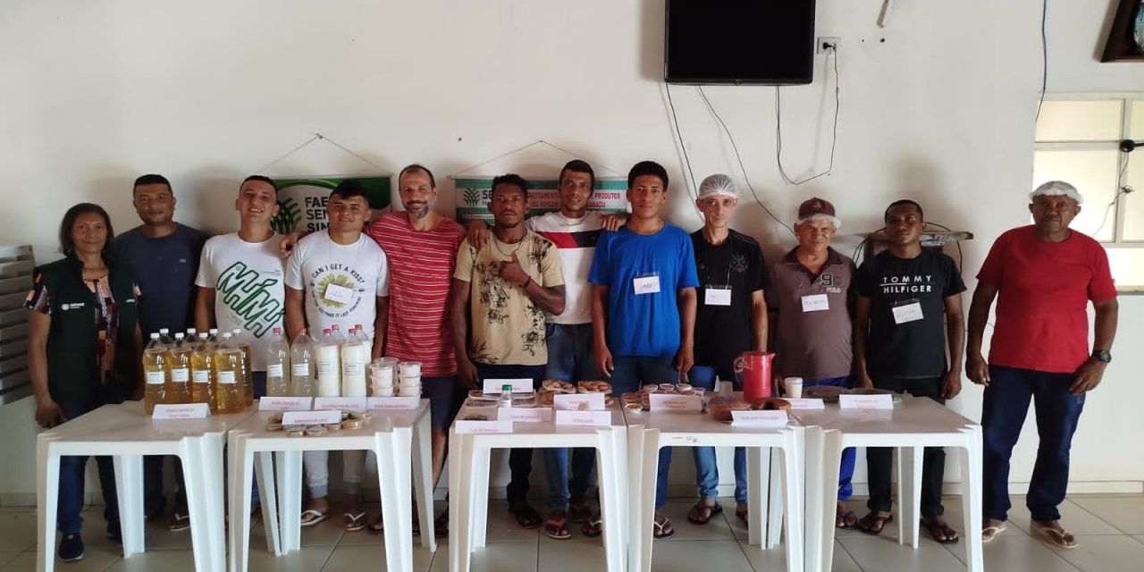 Acolhidos participam de curso sobre aproveitamento do babaçu em Caxias