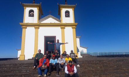Escola de Formação de Itabira promove encerramento de ciclo na Serra da Piedade