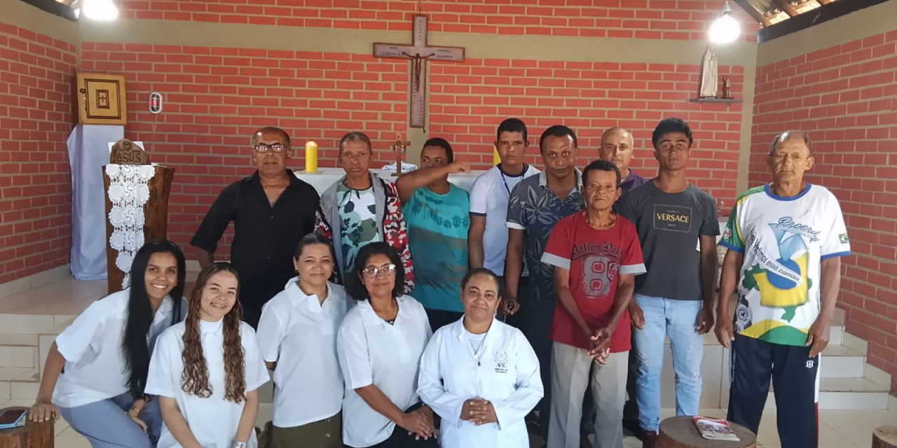 Membros da Paróquia São Sebastião visitam Fazenda em Berizal