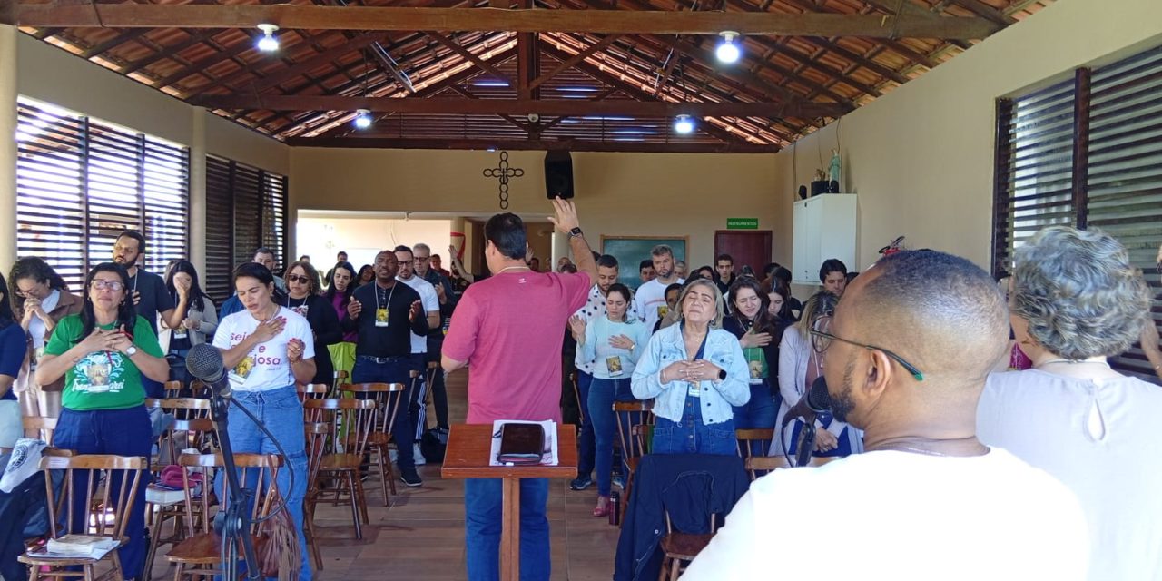 Comunidade São Pedro realiza “Experiência de Oração” na Fazenda de Serra