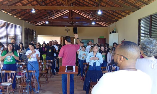 Comunidade São Pedro realiza “Experiência de Oração” na Fazenda de Serra