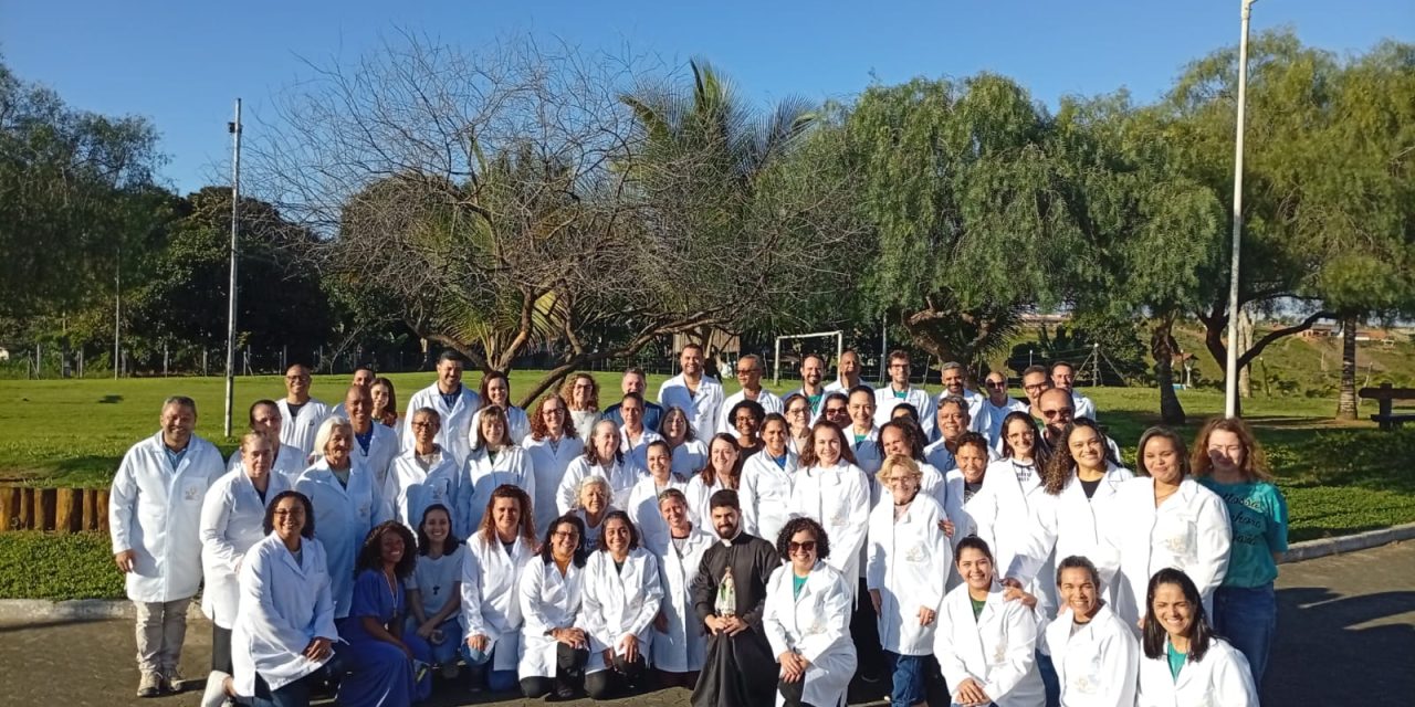 Ministros da Sagrada Comunhão vivenciam retiro na Fazenda da Esperança