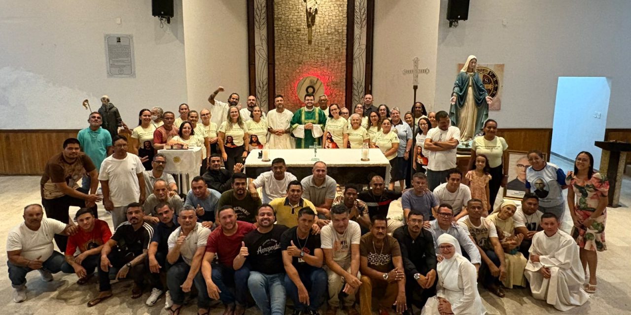 Peregrinos realizam encontro no Santuário de São Bento, em Sobral