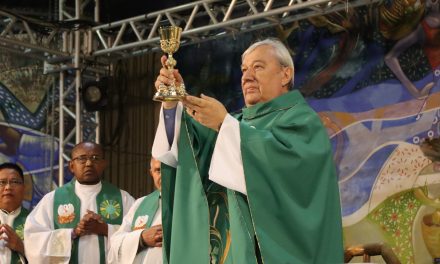 “Nascemos para amar” – Frei Hans completa 80 anos