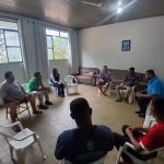 Acolhidos participam de roda de conversa com psicanalista