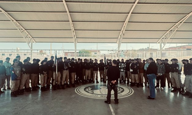 Cadetes doam plantas medicinais à Fazenda em Aguascalientes