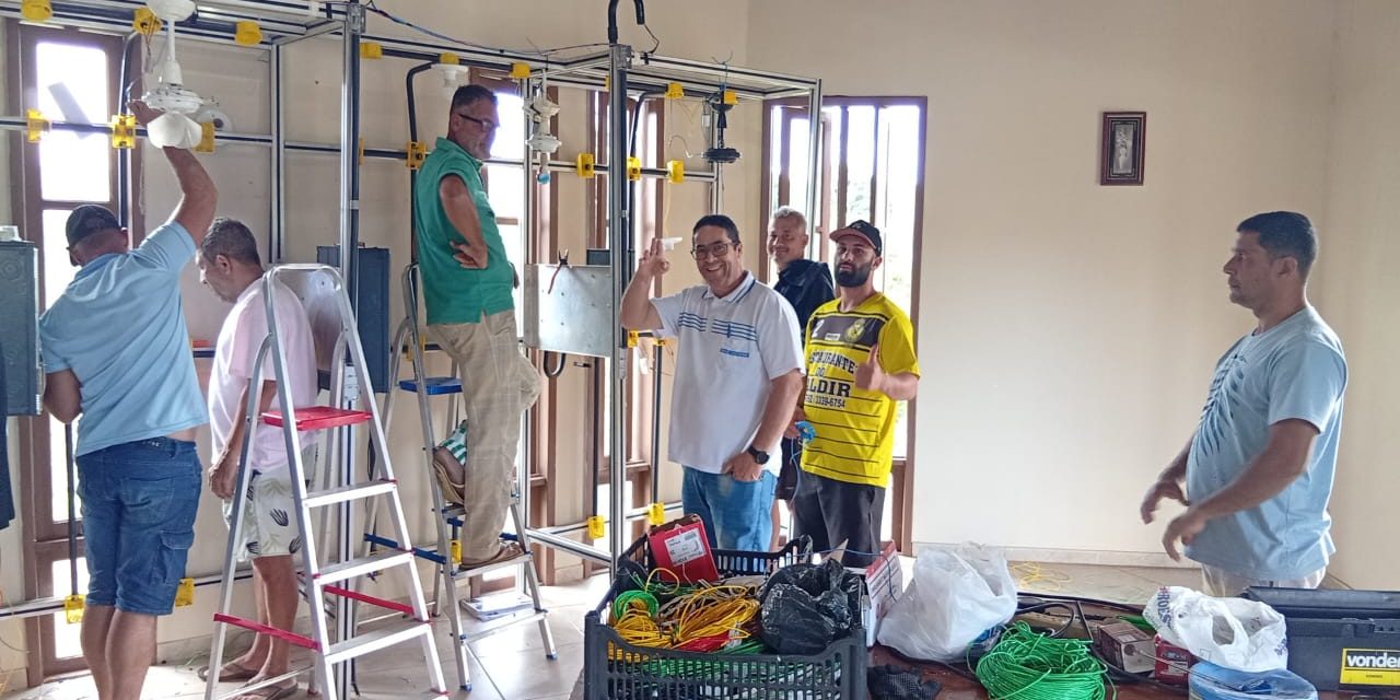 Curso profissionalizante de Eletricista Predial na Fazenda em Serra