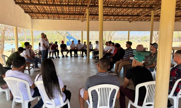 Fazenda São João Paulo II recebe grupo do ECC