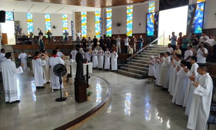 Seminaristas da Diocese de Sobral peregrinam na Fazenda São Bento em Sobral