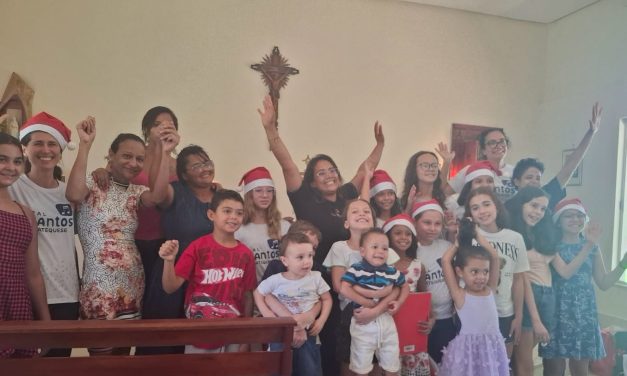 Visita especial:  crianças cantam esperança para acolhidas em Goiânia.