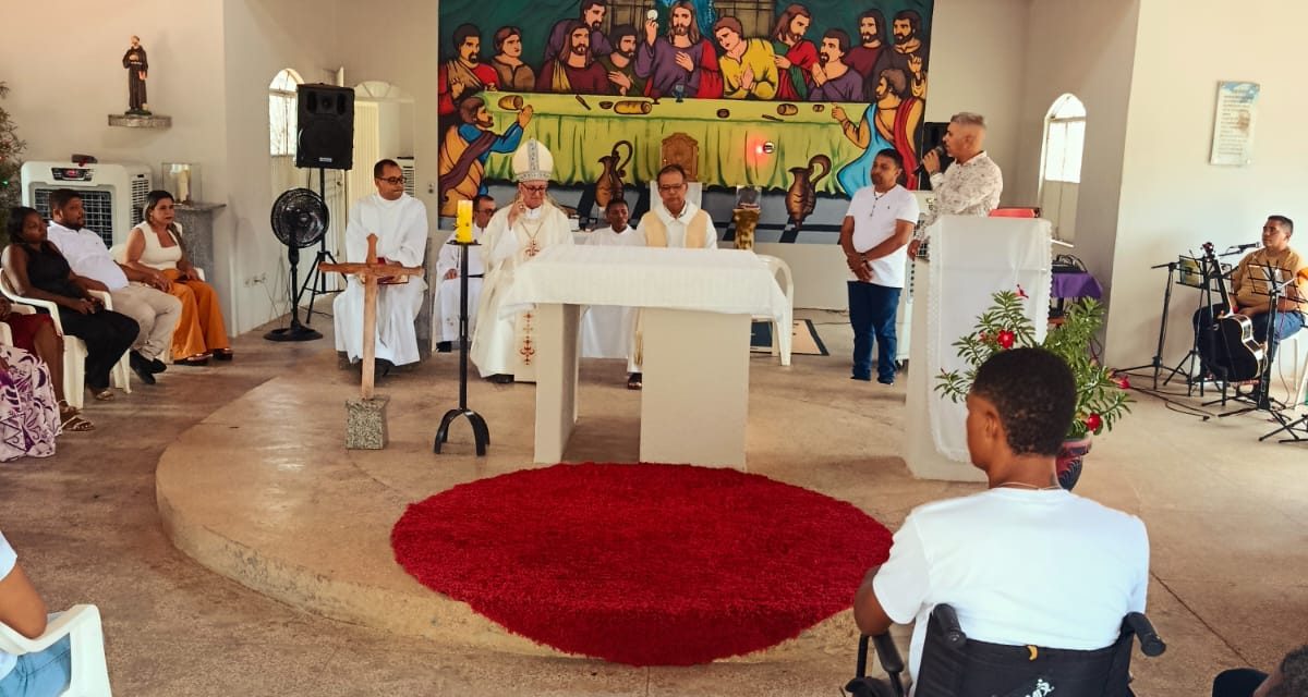 Em Bom Jesus dos Passos Missa de Natal é coroada com 7 crismados