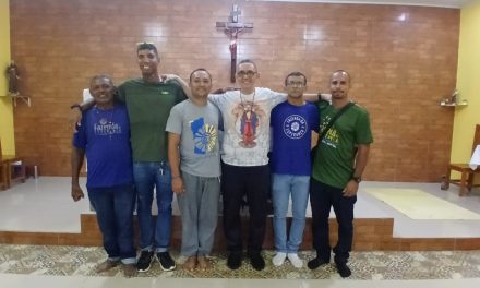 Fé e alegria em Alto Paraíso no encontro do dia do Es