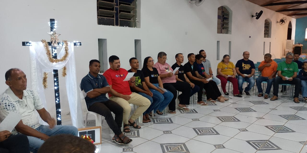 Decolores celebram unidade com acolhidos da Fazenda