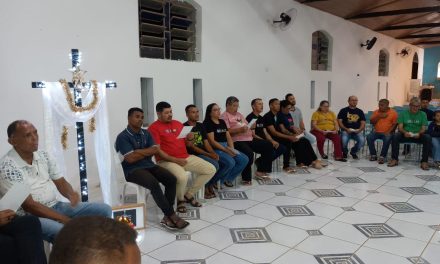 Decolores celebram unidade com acolhidos da Fazenda