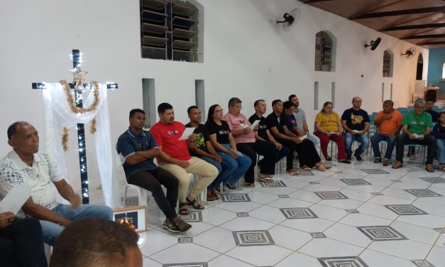 Decolores celebram unidade com acolhidos da Fazenda