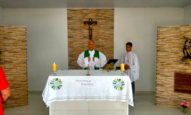 Padre da Congregação da Ressurreição do Senhor partilha testemunho com acolhidos