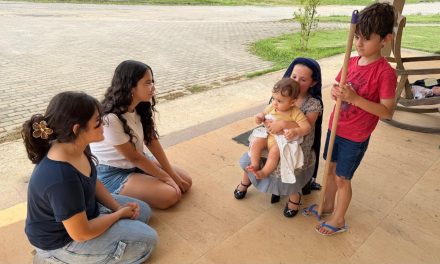 Presépio vivo encanta moradores do Recanto da Esperança