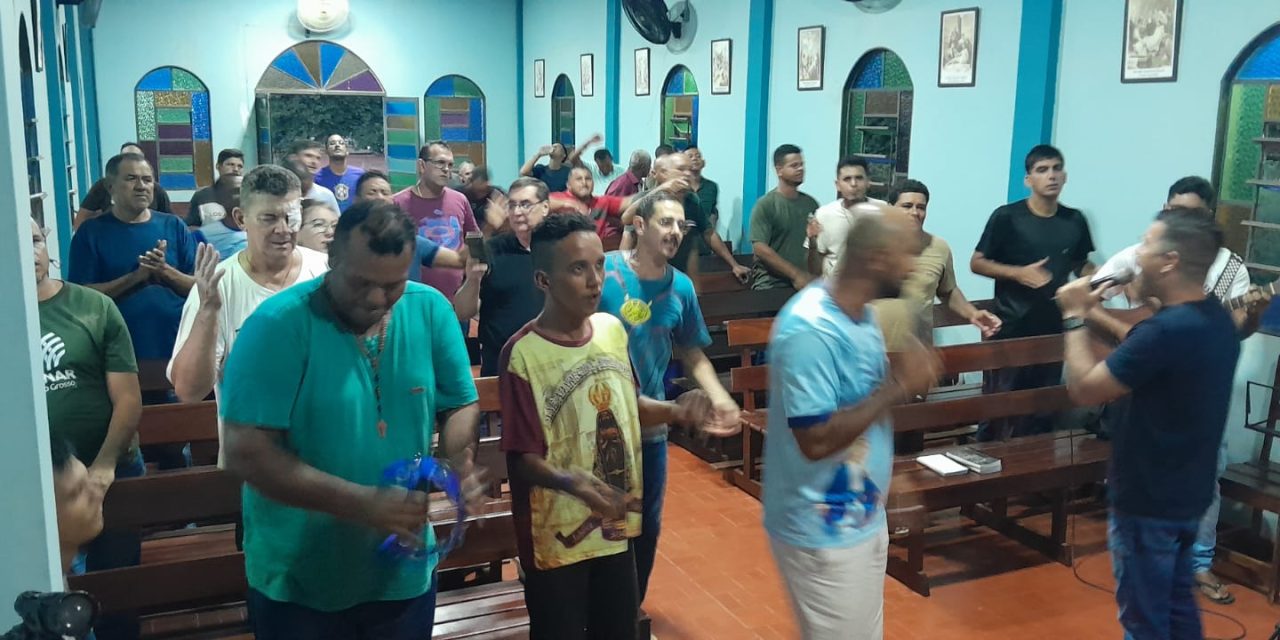 Adoração ao Santíssimo na Fazenda da Esperança de Poconé