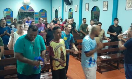 Adoração ao Santíssimo na Fazenda da Esperança de Poconé