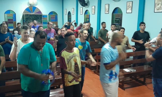 Adoração ao Santíssimo na Fazenda da Esperança de Poconé