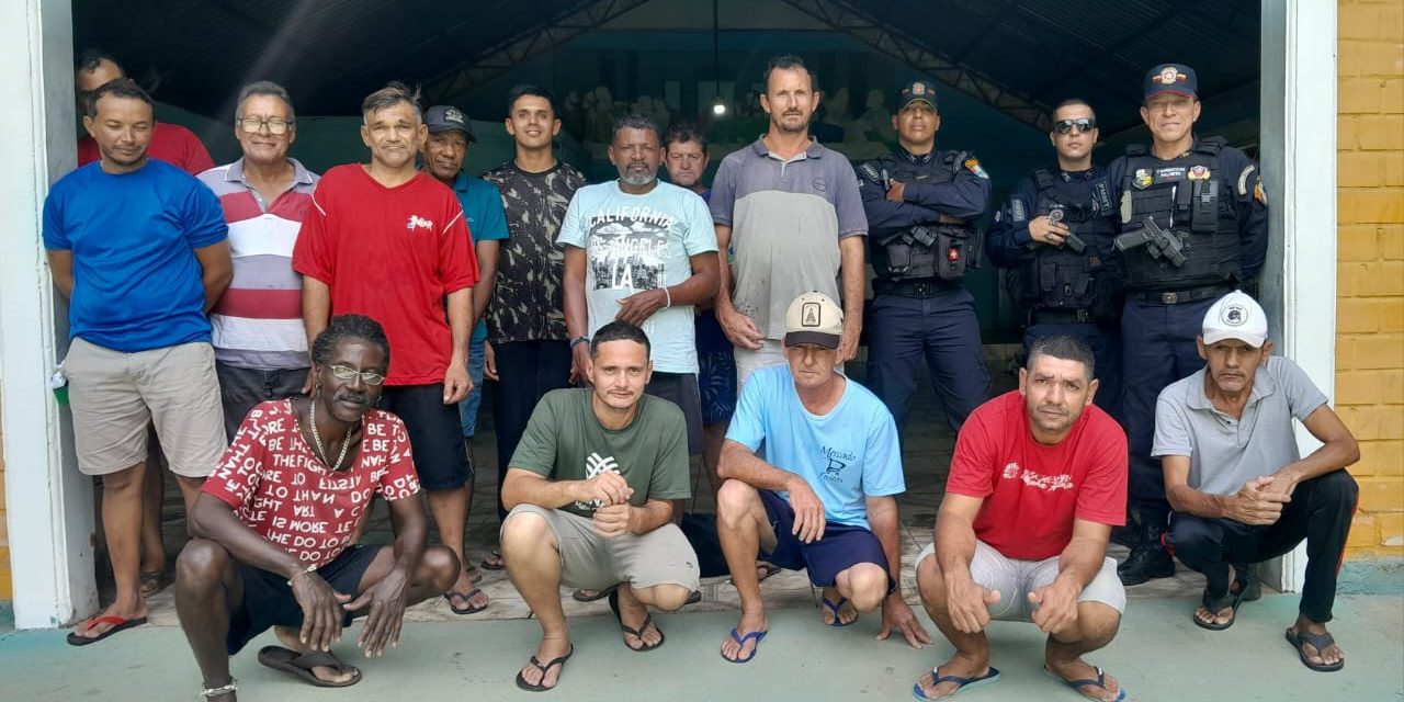 Patrulha rural de Carlinda visita Fazenda da Esperança