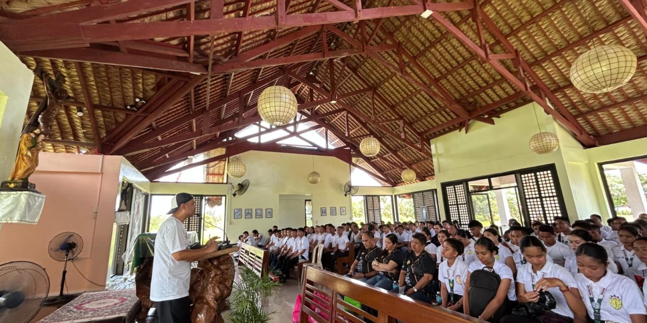 Em Masbate alunos de criminologia conhecem o Carisma da Esperança