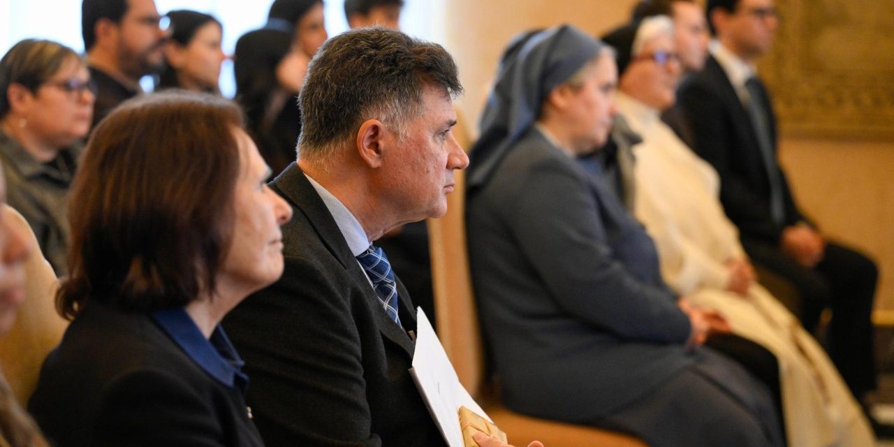 Nelson Giovanelli participa de audiência com o Papa Leão XIV no Vaticano 