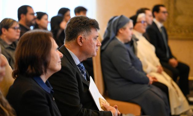 Nelson Giovanelli participa de audiência com o Papa Leão XIV no Vaticano 