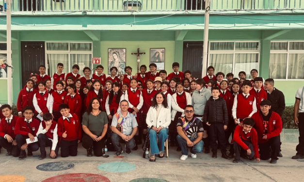 Fazenda Señor de las Angustias semeia esperança na escola Guadalupe Victoria