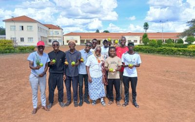 Jovens do postulantado vivem experiência na Fazenda  de Huambo
